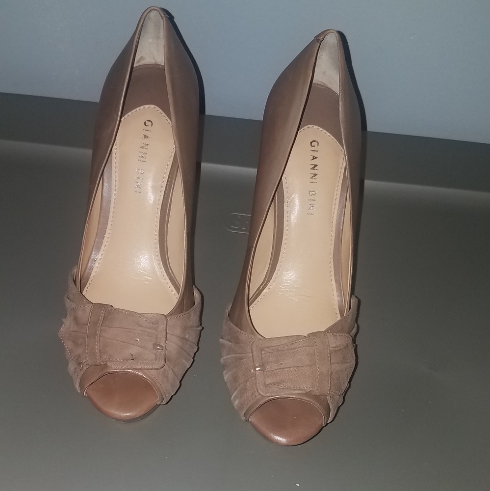 Gianni Bini Peep toe Heel